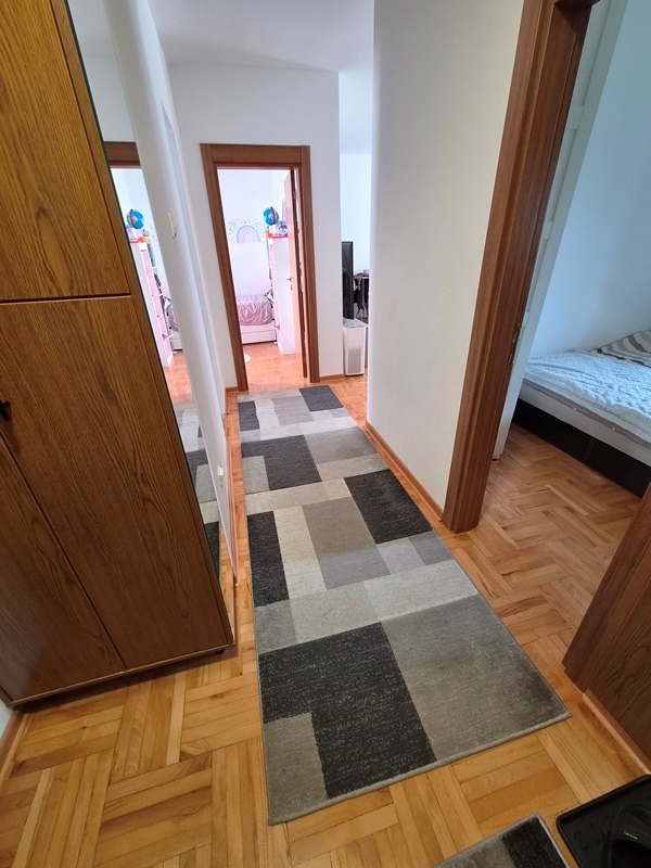 Stan na prodaju u Beogradu, Borča, trosoban, 60m2, cena 150000 evra
