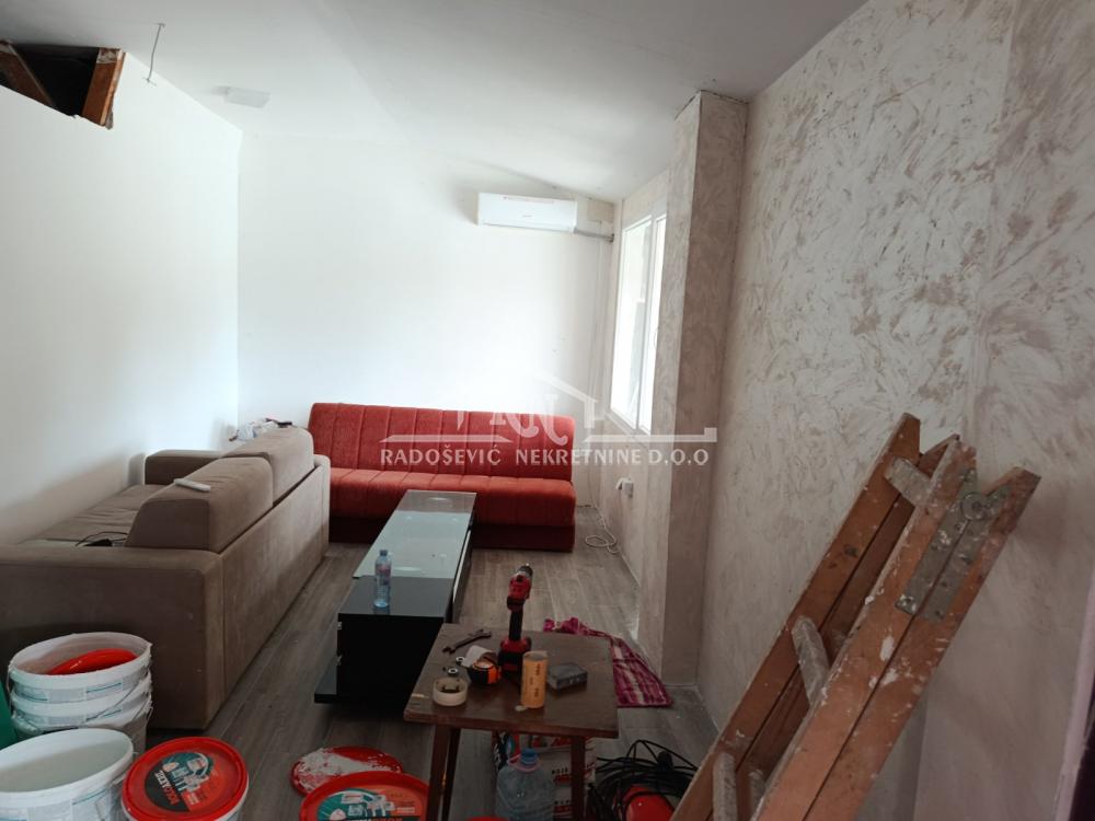 Stan na prodaju u Beogradu, Rakovica, dvoiposoban, 56m2, cena 120000 evra