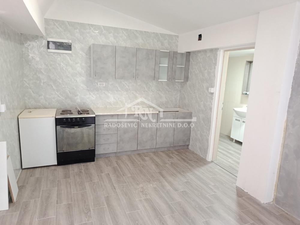 Stan na prodaju u Beogradu, Rakovica, dvoiposoban, 56m2, cena 120000 evra