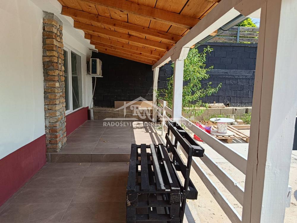 Stan na prodaju u Beogradu, Rakovica, dvoiposoban, 56m2, cena 120000 evra