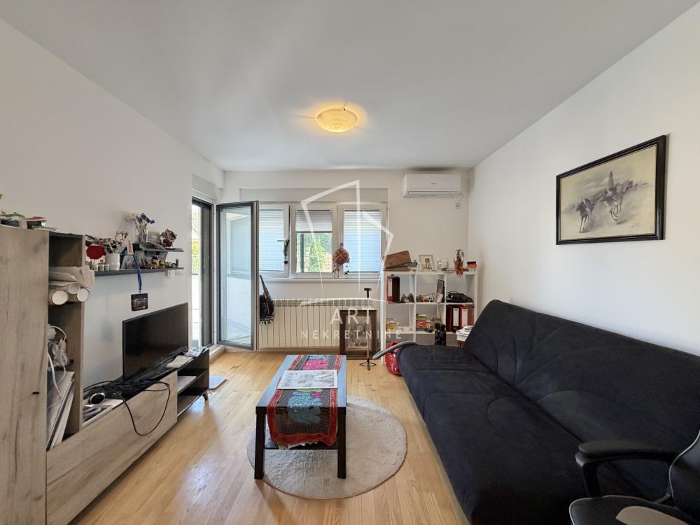 Stan na prodaju u Beogradu, Zemun, dvosoban, 45m2, cena 146500 evra