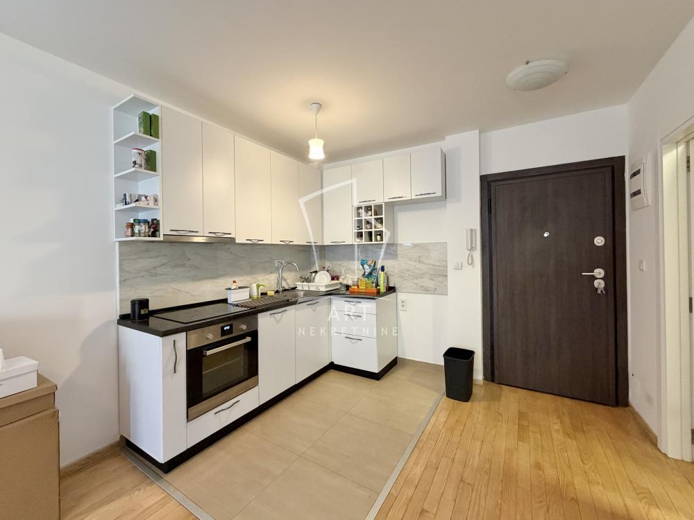 Stan na prodaju u Beogradu, Zemun, dvosoban, 45m2, cena 146500 evra