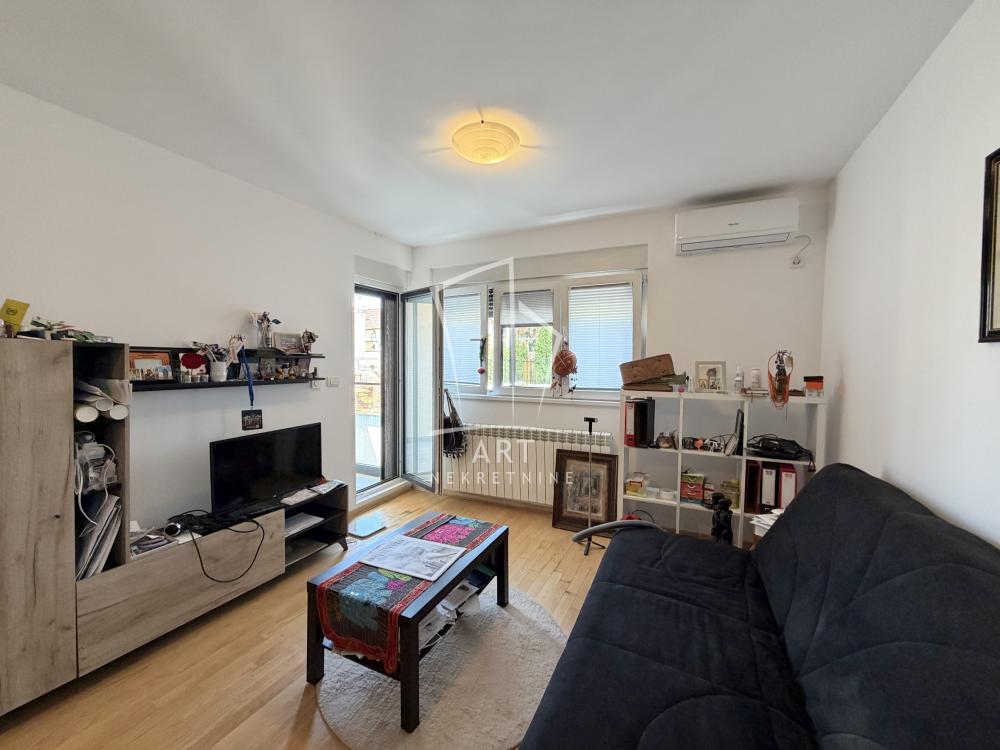 Stan na prodaju u Beogradu, Zemun, dvosoban, 45m2, cena 146500 evra