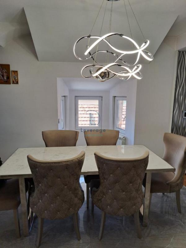 Stan na prodaju u Beogradu, Cvetanova ćuprija, trosoban, 100m2, cena 295000 evra