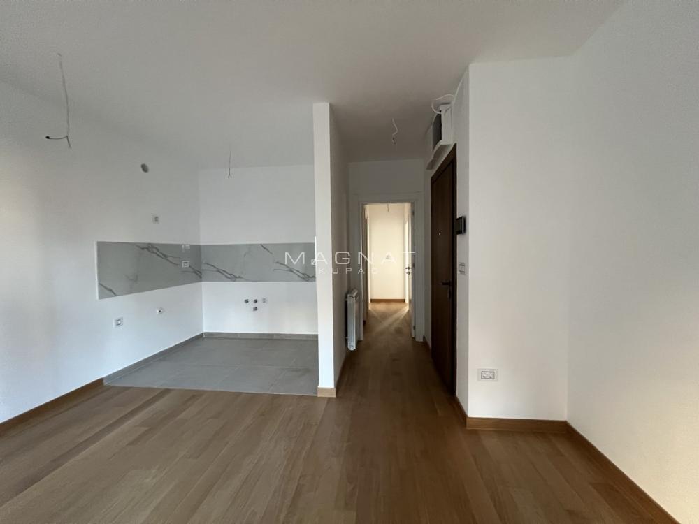 Stan na prodaju u Beogradu, Autokomanda, trosoban, 71m2, cena 265000 evra