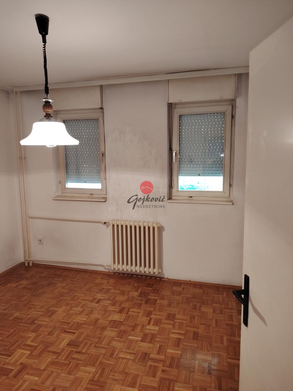Stan na prodaju u Beogradu, Banovo brdo, trosoban, 85m2, cena 263000 evra