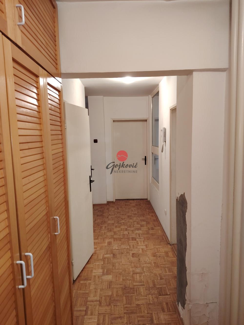 Stan na prodaju u Beogradu, Banovo brdo, trosoban, 85m2, cena 263000 evra