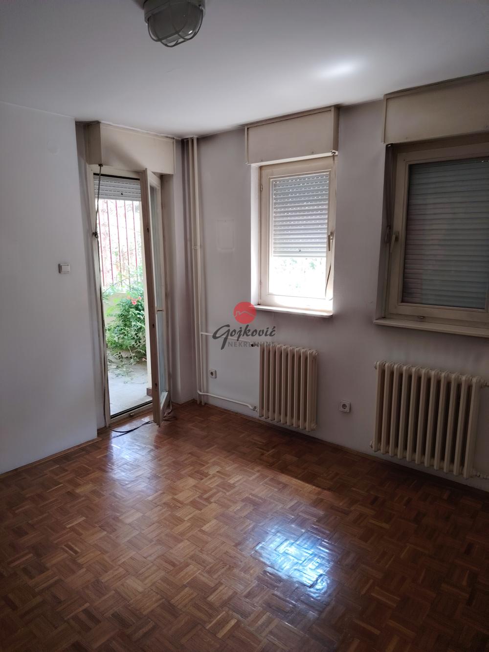 Stan na prodaju u Beogradu, Banovo brdo, trosoban, 85m2, cena 263000 evra