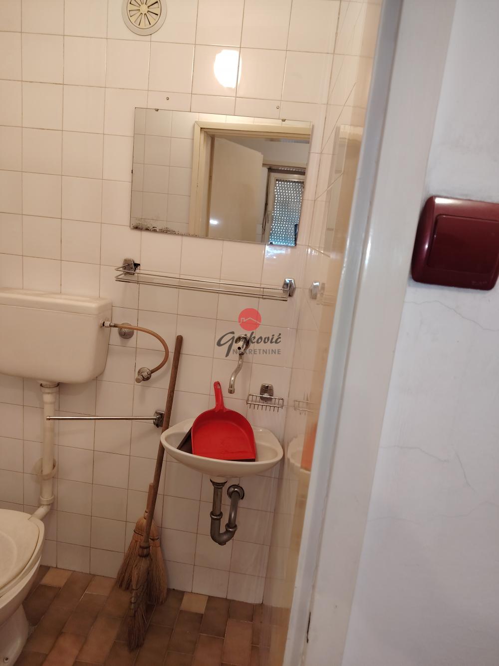 Stan na prodaju u Beogradu, Banovo brdo, trosoban, 85m2, cena 263000 evra