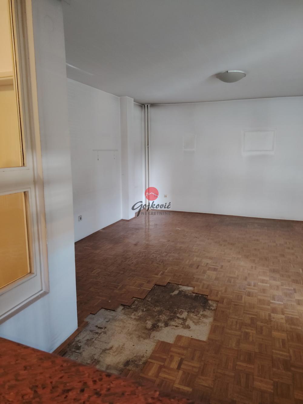 Stan na prodaju u Beogradu, Banovo brdo, trosoban, 85m2, cena 263000 evra