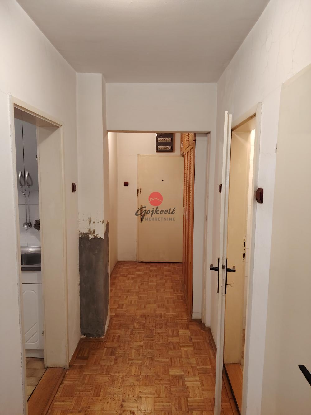 Stan na prodaju u Beogradu, Banovo brdo, trosoban, 85m2, cena 263000 evra
