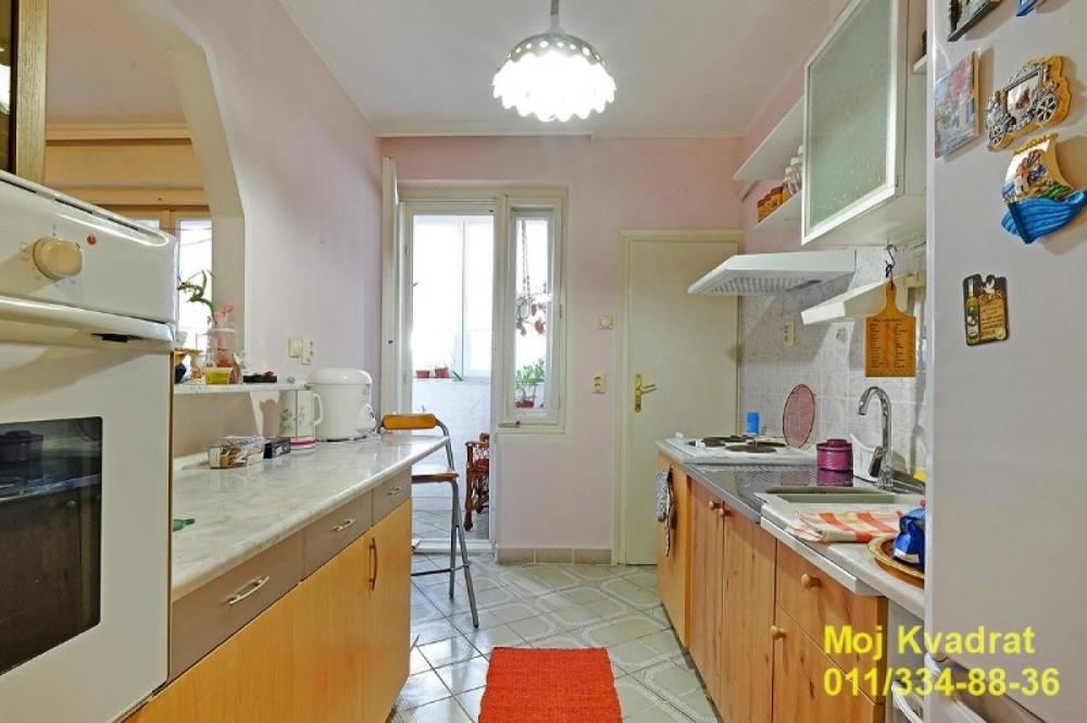 Stan na prodaju u Beogradu, Južni bulevar, dvoiposoban, 65m2, cena 235000 evra