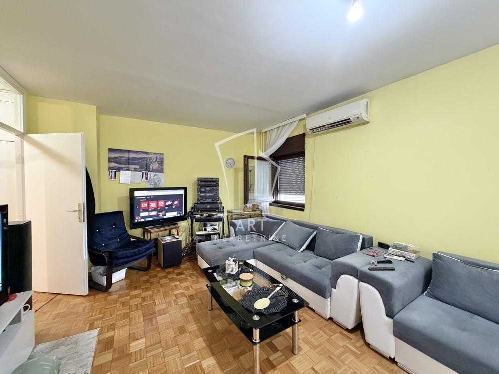 Stan na prodaju u Beogradu, Novi Beograd, dvoiposoban, 76m2, cena 237000 evra