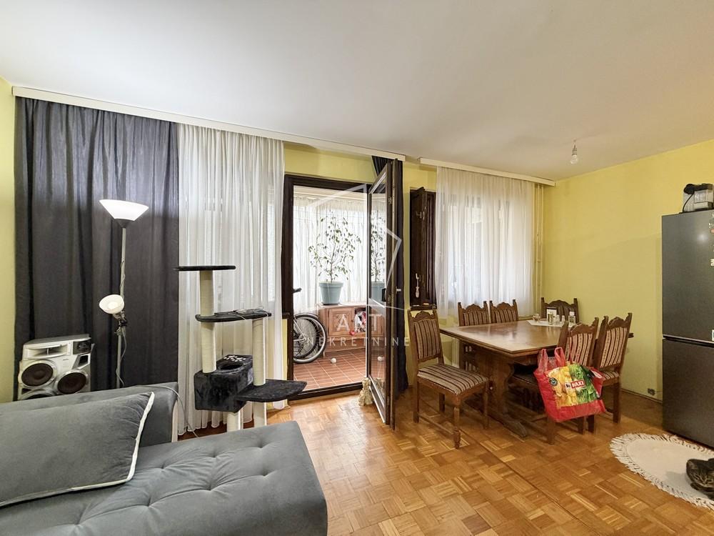 Stan na prodaju u Beogradu, Novi Beograd, dvoiposoban, 76m2, cena 237000 evra