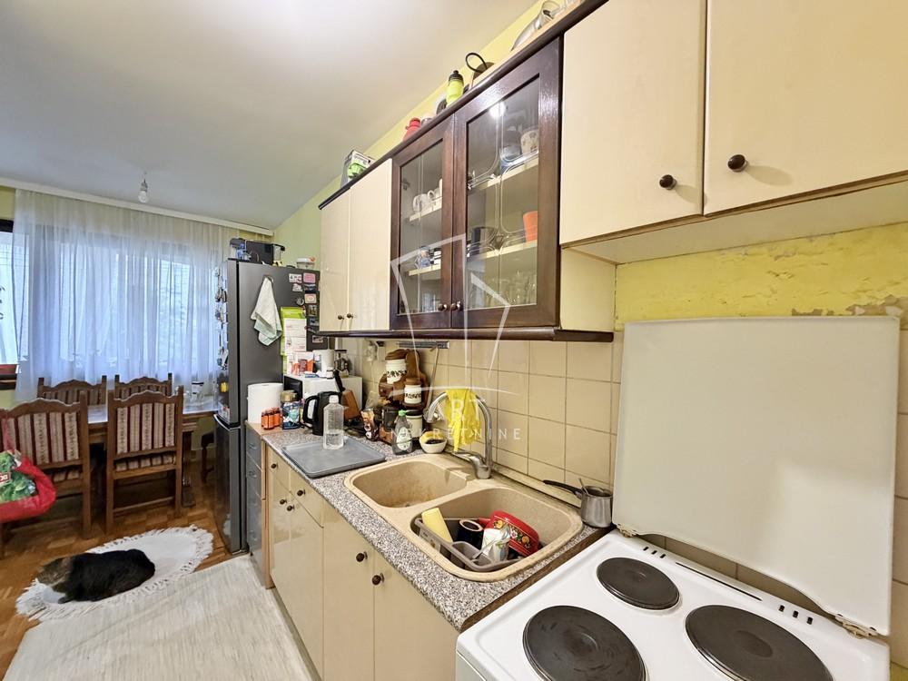Stan na prodaju u Beogradu, Novi Beograd, dvoiposoban, 76m2, cena 237000 evra