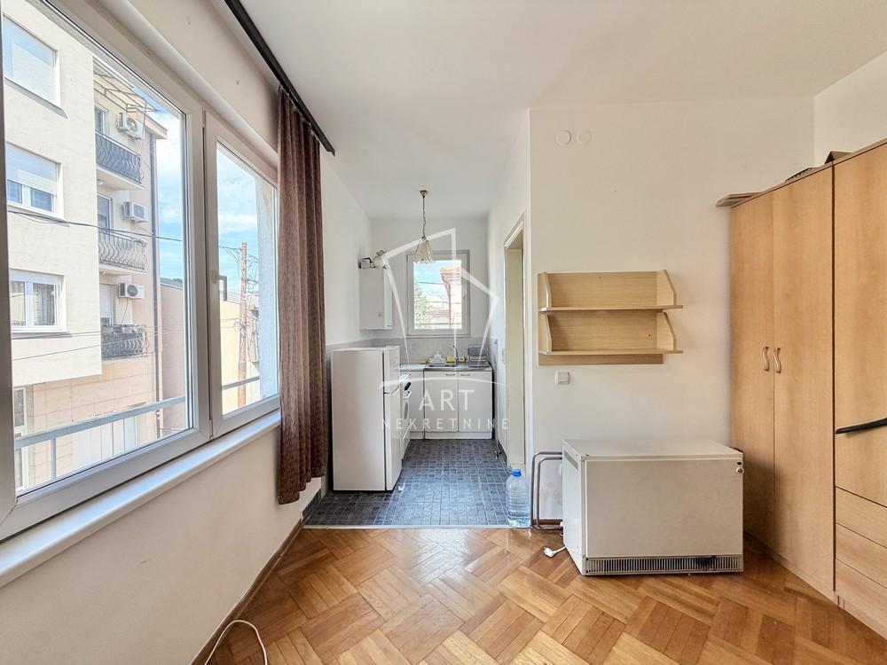 Stan na prodaju u Beogradu, Pašino brdo, jednosoban, 20m2, cena 75000 evra