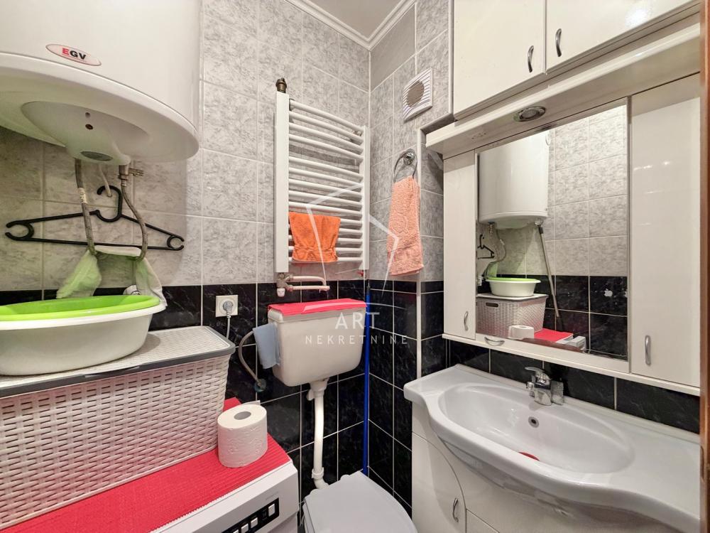 Stan na prodaju u Beogradu, Rakovica, jednoiposoban, 45m2, cena 122900 evra