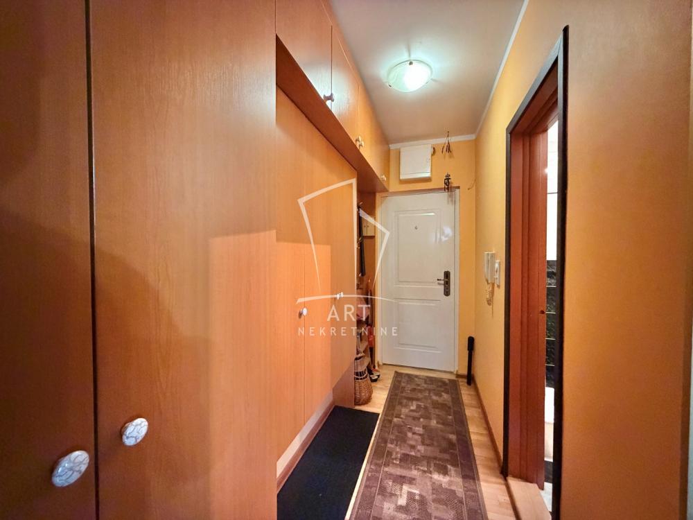 Stan na prodaju u Beogradu, Rakovica, jednoiposoban, 45m2, cena 122900 evra