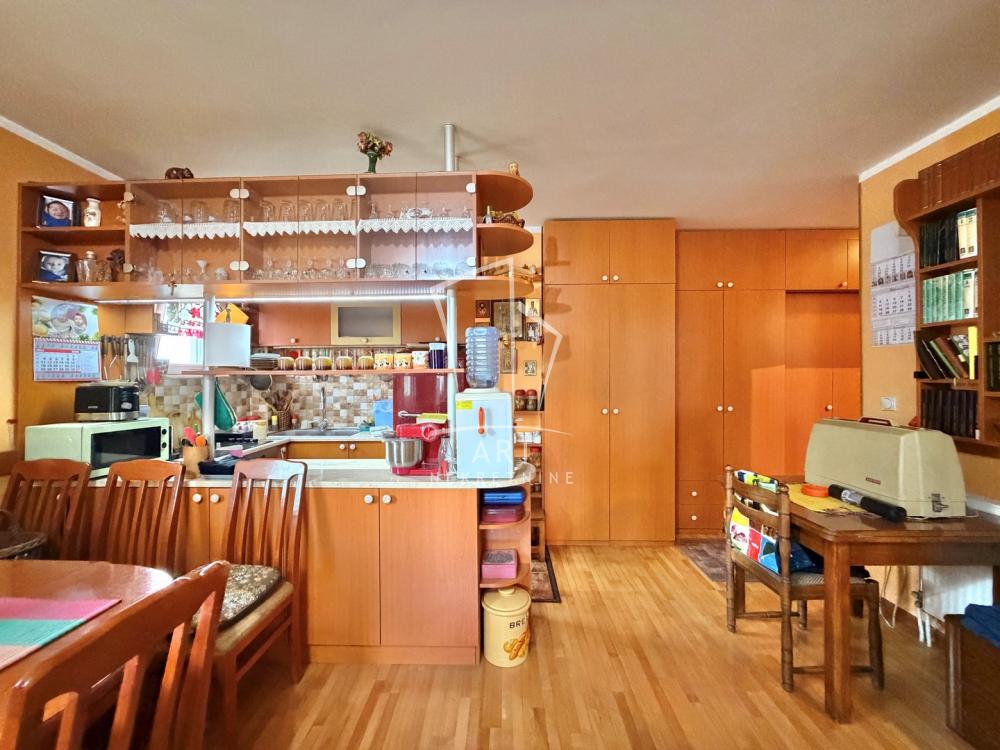 Stan na prodaju u Beogradu, Rakovica, jednoiposoban, 45m2, cena 122900 evra
