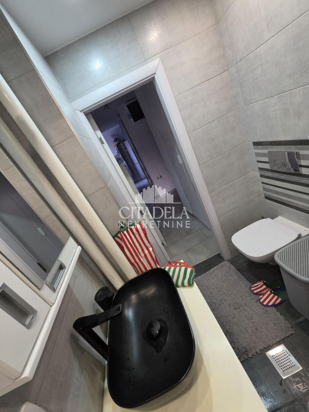Stan na prodaju u Beogradu, Čukarica, dvoiposoban, 62m2, cena 217000 evra