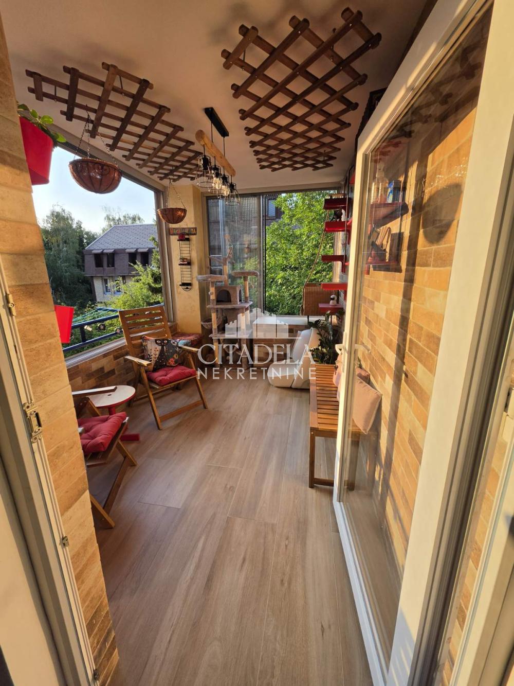 Stan na prodaju u Beogradu, Čukarica, dvoiposoban, 62m2, cena 217000 evra