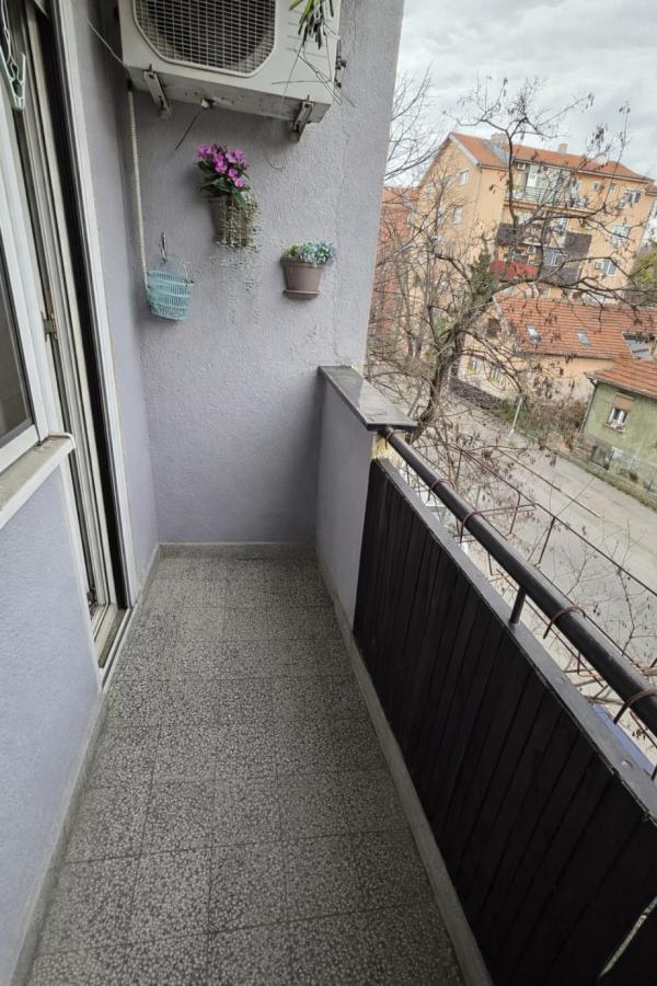 Stan na prodaju u Beogradu, Karaburma, 62m2, cena 159900 evra