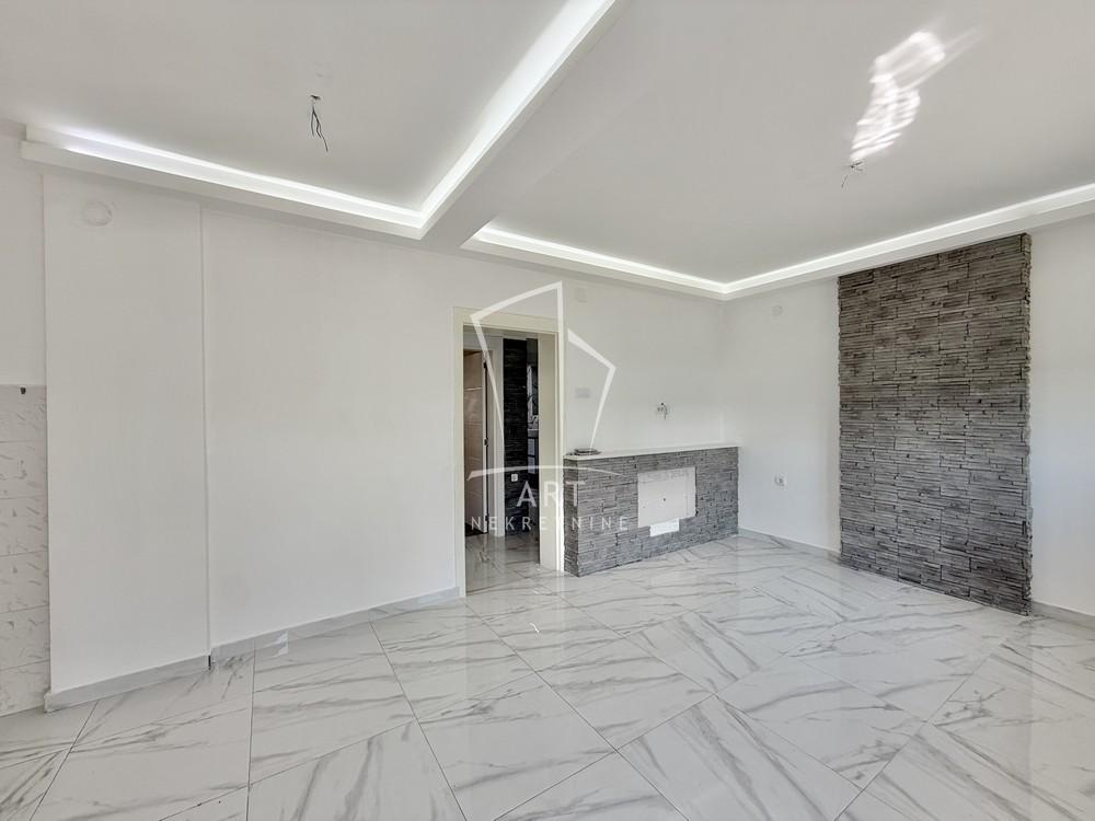 Stan na prodaju u Beogradu, Kaluđerica, dvosoban, 49m2, cena 90000 evra