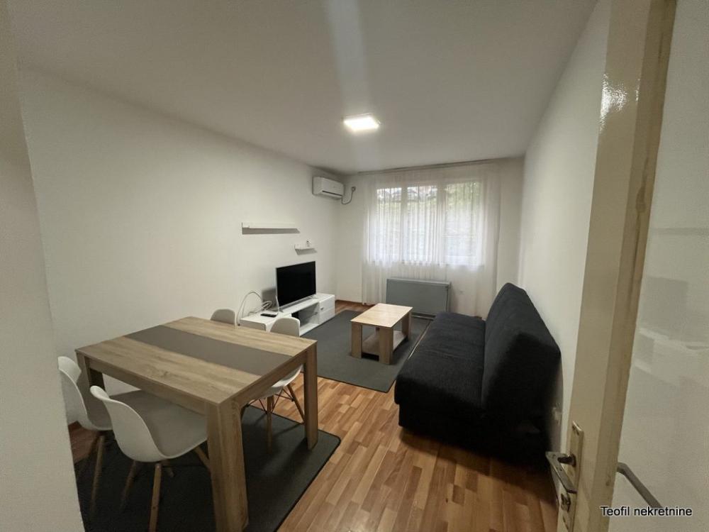 Stan na prodaju u Beogradu, Karaburma, dvosoban, 36m2, cena 105000 evra