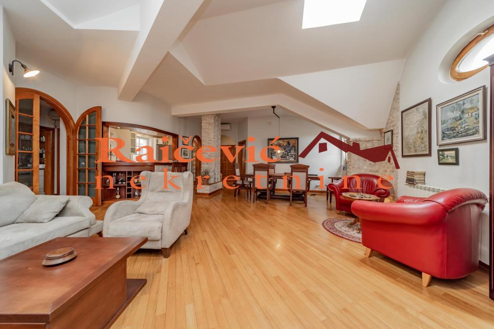 Stan na prodaju u Beogradu, Beograd (centar), cetvorosoban, 114m2, cena 300000 evra