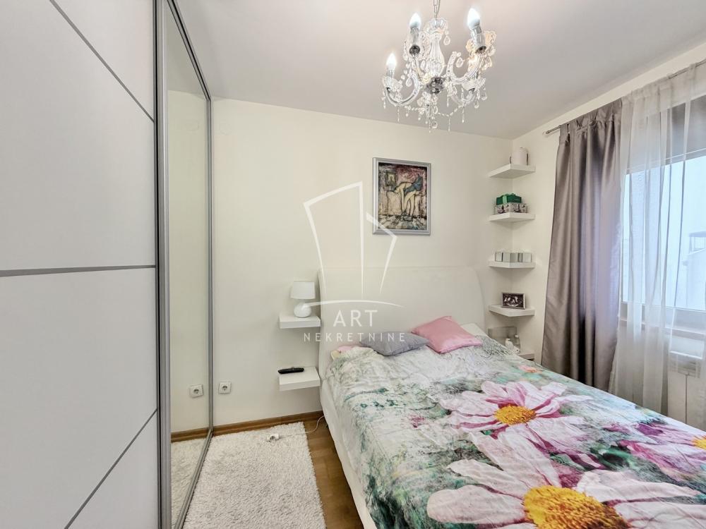 Stan na prodaju u Beogradu, Pašino brdo, trosoban, 61m2, cena 249000 evra