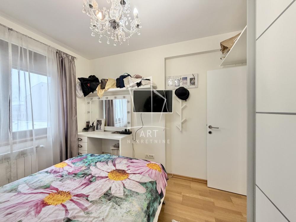 Stan na prodaju u Beogradu, Pašino brdo, trosoban, 61m2, cena 249000 evra