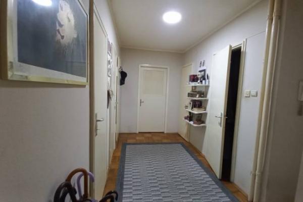 Stan na prodaju u Beogradu, Profesorska kolonija, troiposoban, 69m2, cena 249000 evra
