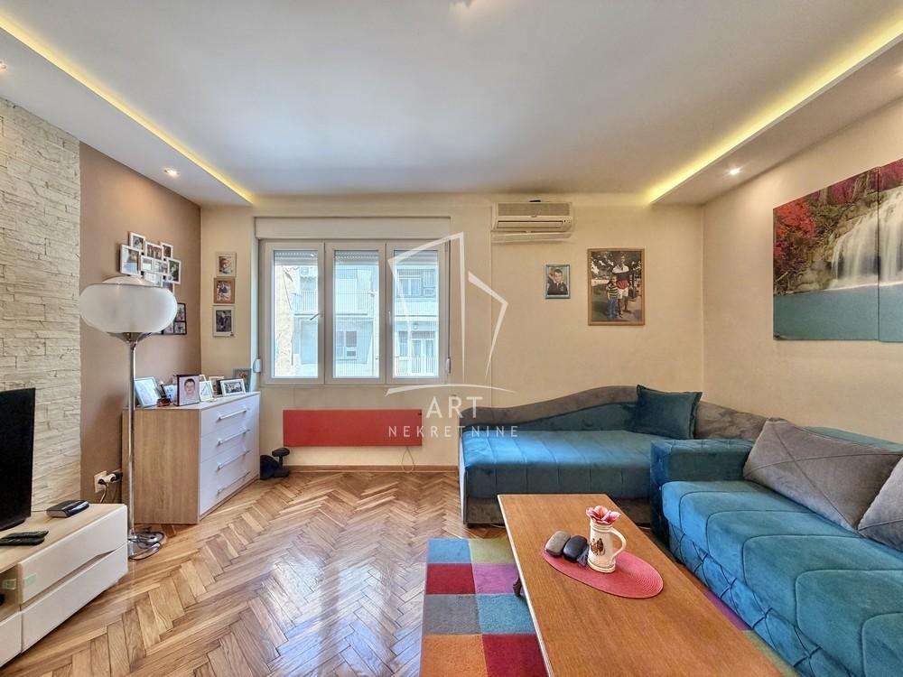 Stan na prodaju u Beogradu, Stari grad, dvosoban, 60m2, cena 390000 evra