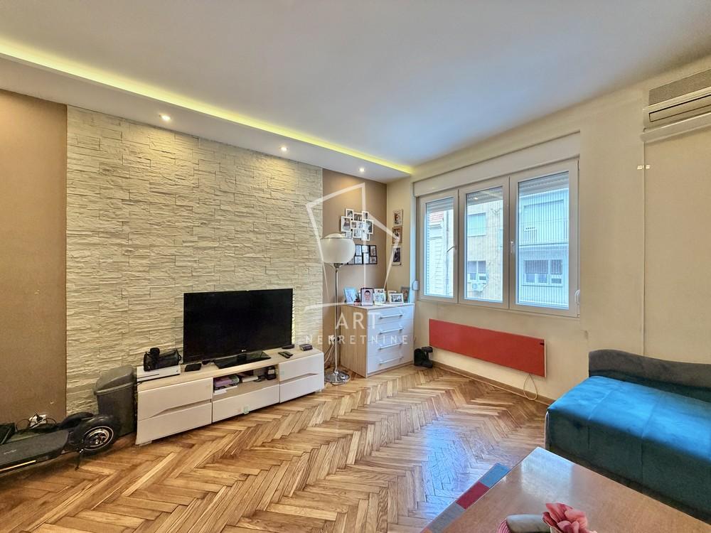 Stan na prodaju u Beogradu, Stari grad, dvosoban, 60m2, cena 390000 evra
