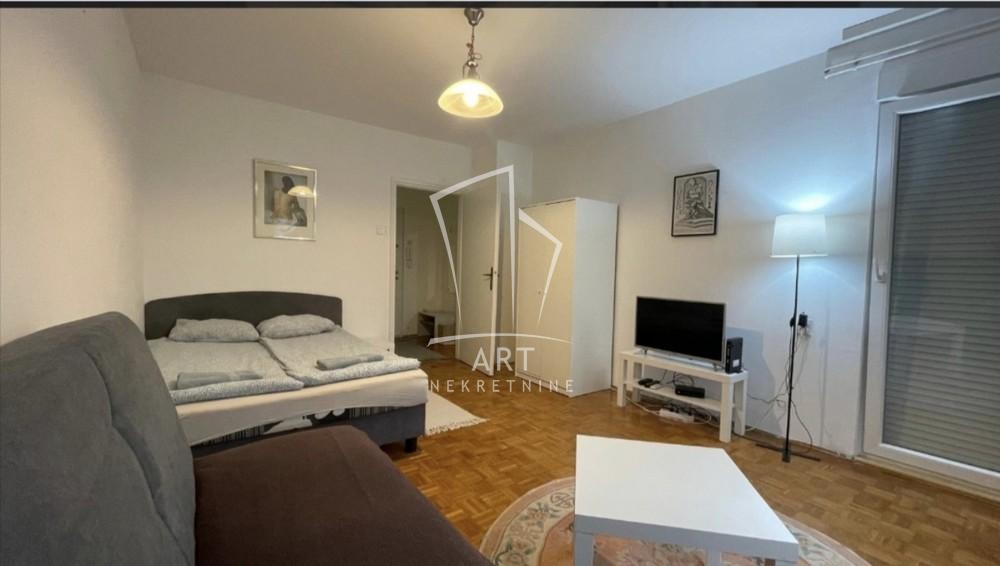 Stan na prodaju u Beogradu, Banovo brdo, dvosoban, 33m2, cena 165000 evra