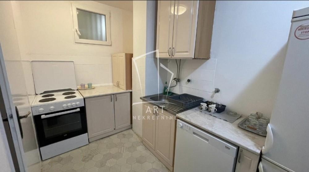 Stan na prodaju u Beogradu, Banovo brdo, dvosoban, 33m2, cena 165000 evra