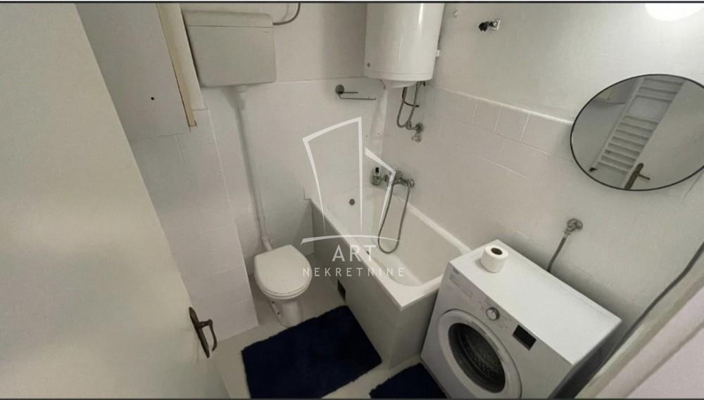 Stan na prodaju u Beogradu, Banovo brdo, dvosoban, 33m2, cena 165000 evra