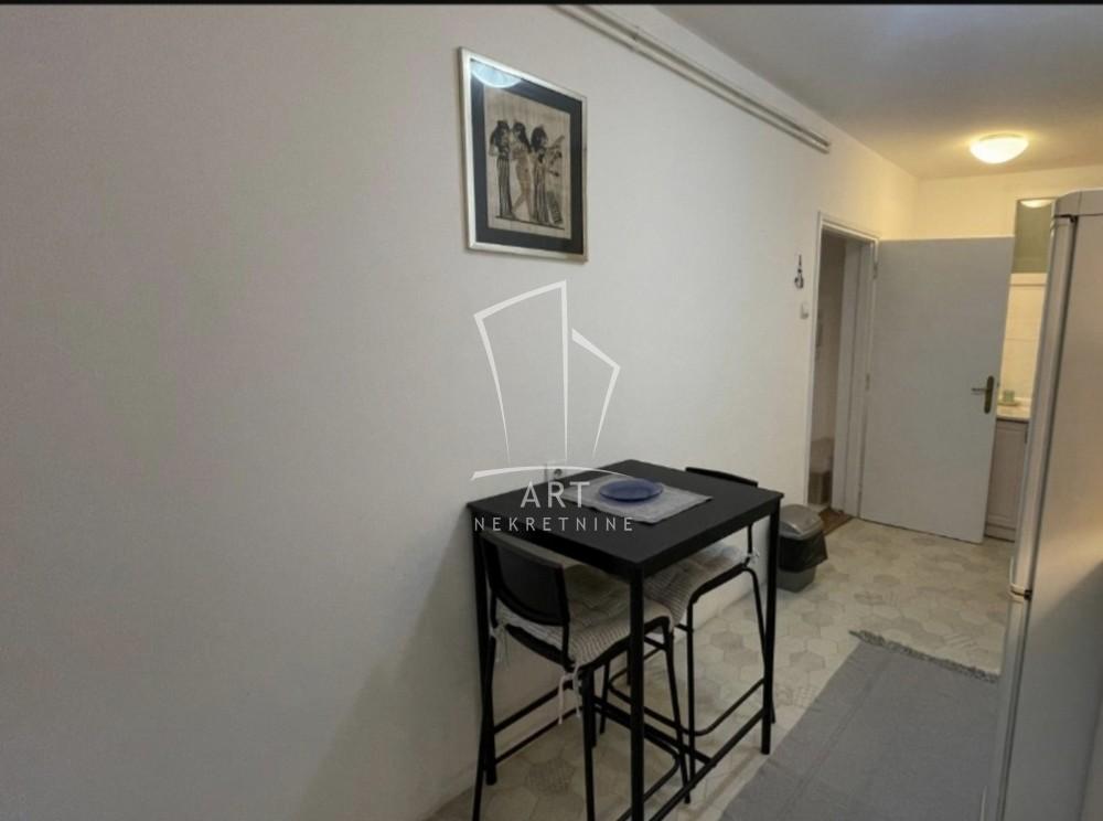 Stan na prodaju u Beogradu, Banovo brdo, dvosoban, 33m2, cena 165000 evra