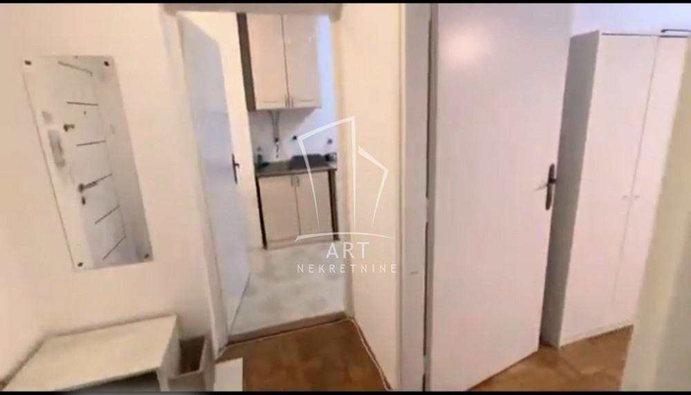 Stan na prodaju u Beogradu, Banovo brdo, dvosoban, 33m2, cena 165000 evra