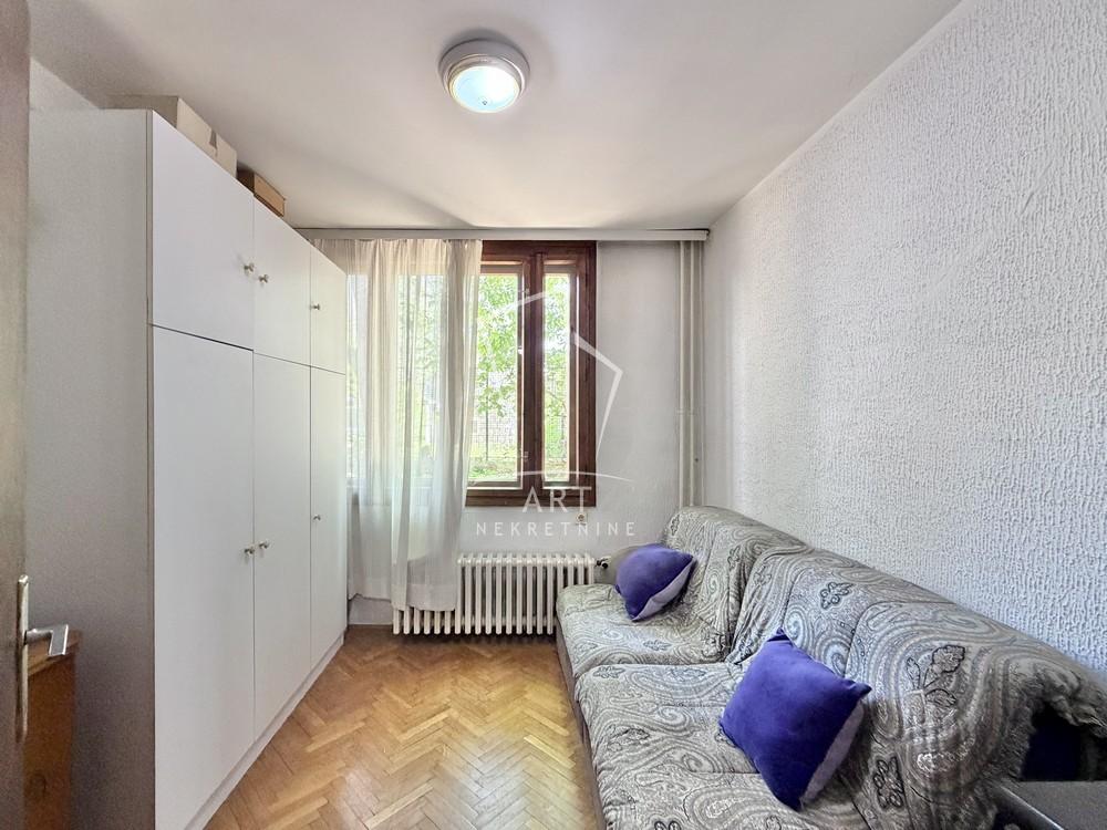 Stan na prodaju u Beogradu, Rakovica, troiposoban, 71m2, cena 175000 evra
