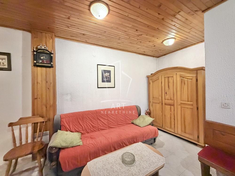 Stan na prodaju u Beogradu, Rakovica, troiposoban, 71m2, cena 175000 evra