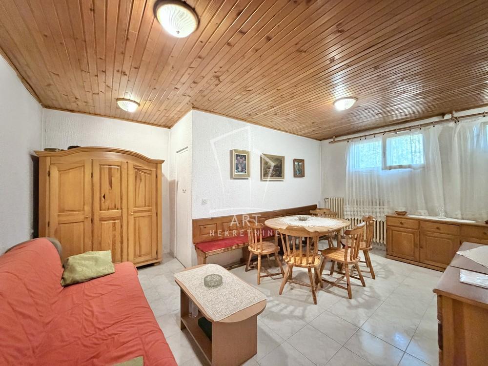 Stan na prodaju u Beogradu, Rakovica, troiposoban, 71m2, cena 175000 evra