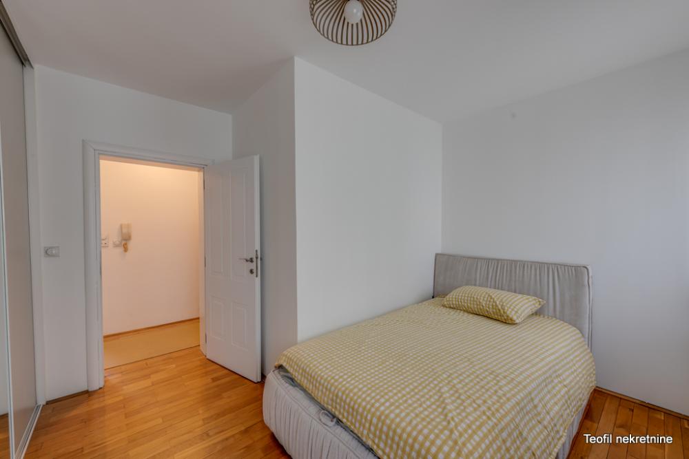 Stan na prodaju u Beogradu, Južni bulevar, trosoban, 63m2, cena 267000 evra