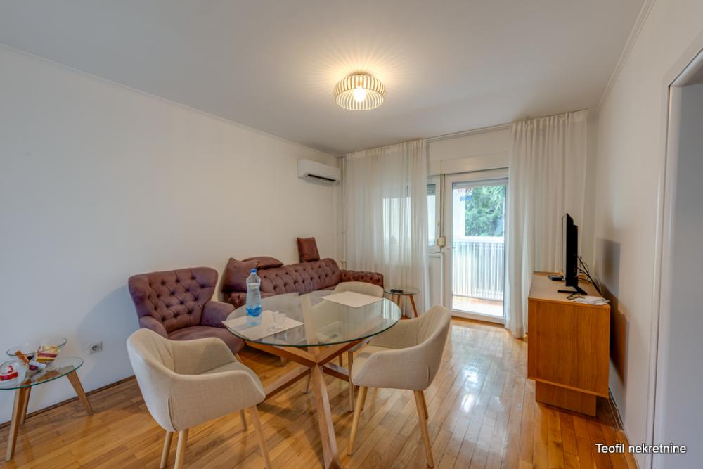 Stan na prodaju u Beogradu, Južni bulevar, trosoban, 63m2, cena 267000 evra