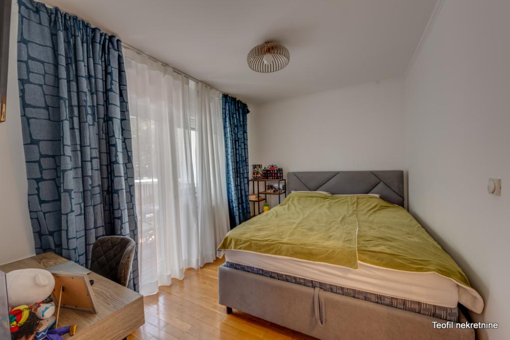 Stan na prodaju u Beogradu, Južni bulevar, trosoban, 63m2, cena 267000 evra