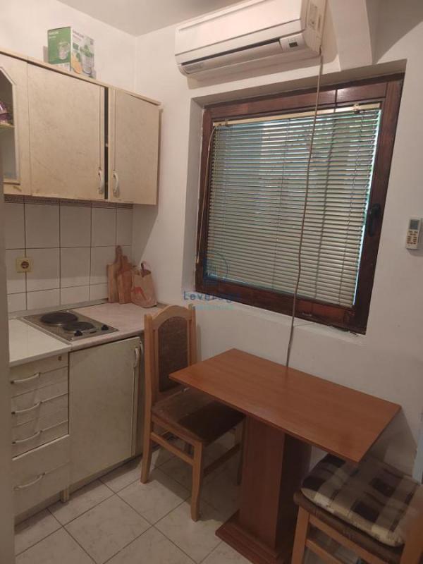Stan na prodaju u Beogradu, Karaburma, jednoiposoban, 35m2, cena 98000 evra