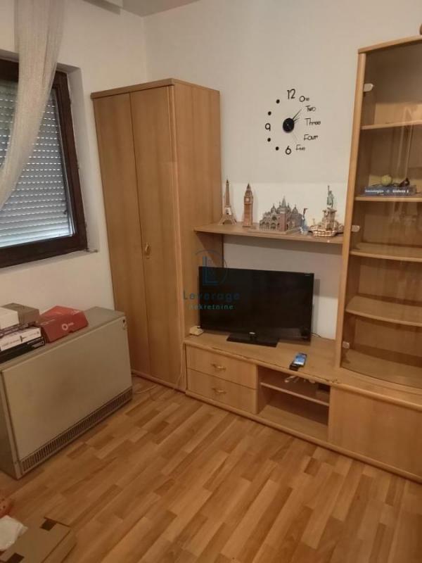 Stan na prodaju u Beogradu, Karaburma, jednoiposoban, 35m2, cena 98000 evra