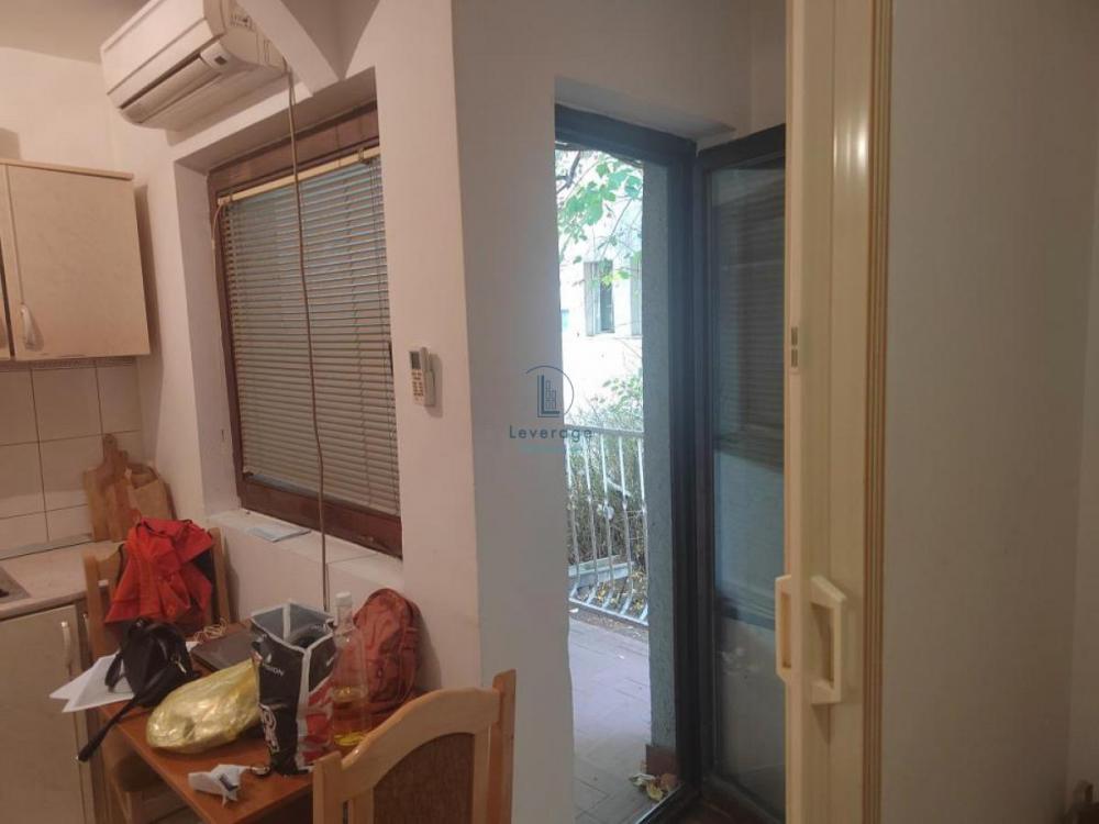 Stan na prodaju u Beogradu, Karaburma, jednoiposoban, 35m2, cena 98000 evra