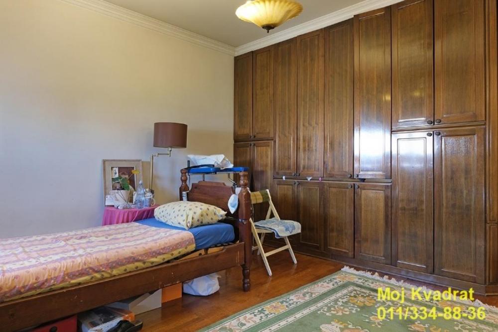 Stan na prodaju u Beogradu, Cvetni trg, cetvorosoban, 176m2, cena 970000 evra