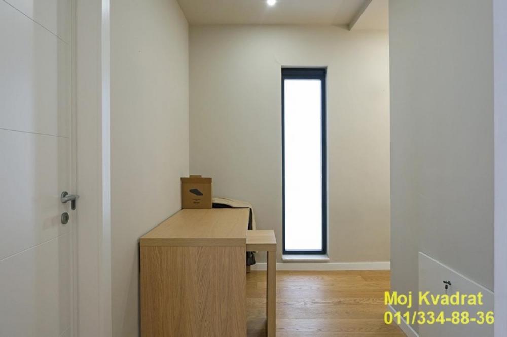 Stan na prodaju u Beogradu, Čubura, trosoban, 145m2, cena 652000 evra